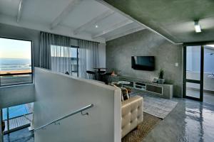 At Last Glentana Apartment