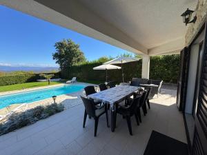 Villa ISA 4 bedrooms, 4 bathrooms, sauna, jacuzzi, panoramic view