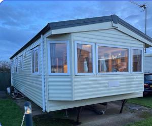 3 Bedroom Caravan - Sleeps 6 Pool & Garden