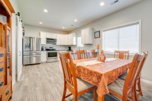 Walk to Moses Lake! Family Home w Fenced Yard