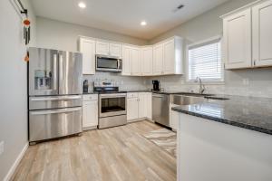 Walk to Moses Lake! Family Home w Fenced Yard