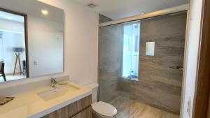 Oceanview Studio with Pool, Gym & Beach Access