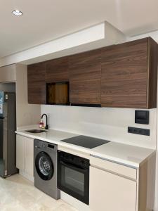 Losmo - 1 BR - 2m from CFC