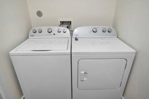 Gated Parking, Near Downtown, Museums, Bayou Trail