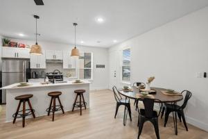 Gated Parking, Near Downtown, Museums, Bayou Trail