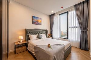 The Grand Vista Lumiere Riverside District 2 Apartment