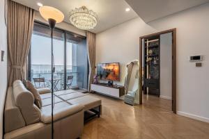 The Grand Vista Lumiere Riverside District 2 Apartment