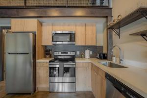 Maltby Motors 2 - Picture Perfect OG Loft near HOU