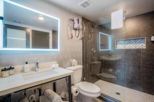 Maltby Motors 4 - Slab Loft & Art near Downtown