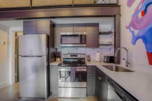 Maltby Motors 4 - Slab Loft & Art near Downtown