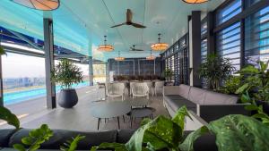 10 Mossaz skypool 5mins to 1U and Ikea atEmpire City by Light House