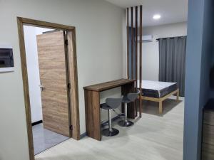 1 bed 9 mins walk from beach