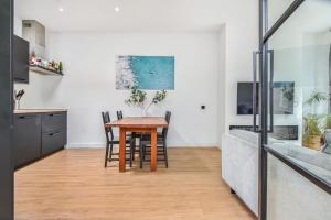 Beautiful house by the sea on A-location