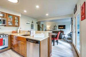 Osage Beach Home Deck, Pool Access