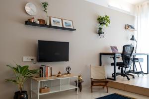 Studio Sama I Curated Studio Apartment with Sunrise View