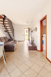 Lago di Monate Apartment