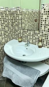 Beautiful 2 bedroom apartment near Cairo International Airport in Nasr City