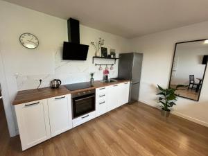 Sea Relax Apartment - 15 minutes drive from the Old Town