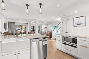 Book Me Baby! Tee By The Sea at Sandestin Resort