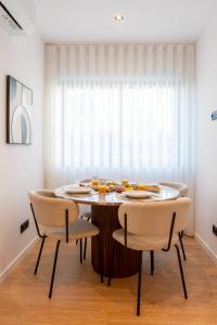 Urban Terrace & Stylish Living Spaces by HostWise