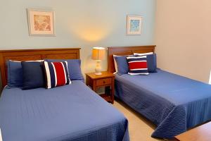 Townhouse 4Q no Lucaya com Piscina