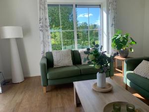 Holiday home at the edge of Frisian lake