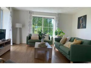 Holiday home at the edge of Frisian lake