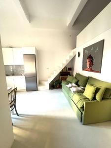 Alices new studio apartment in the center of Chiaia