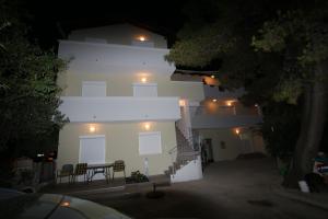 Novalja Inn 2