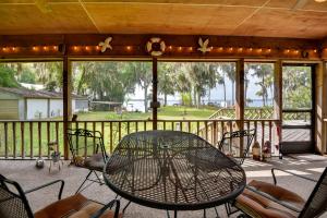 Pirate Cove Home in Welaka Dock and River Access!
