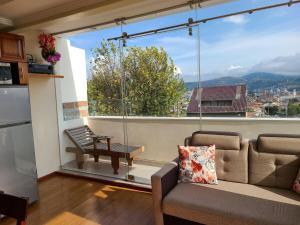 HilltopBellavista Suite One