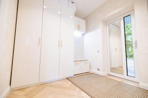 Kotedžas Nemirsetos parke