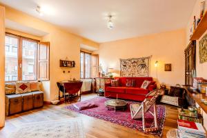 Charming Bright Colosseum apartment