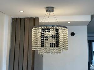 Luxury Modern Apartment in the Heart of the City with Balcony Overlooking Twin Towers