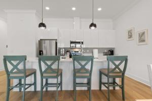 NEW Casa Cielo - Gorgeous Newly Built Tampa Home