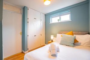 Location! Location! City Centre Townhouse Sleeps 6