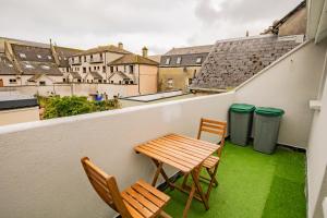 Location! Location! City Centre Townhouse Sleeps 6