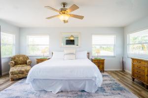 100 from the beach, Elegant 3BR Beach Retreat