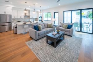 2440 Arlington Park Luxury House