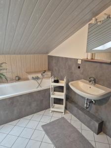 Alte Ölmühle FeWo im OG "Inselsberg" im Herzen des Thüringer Waldes