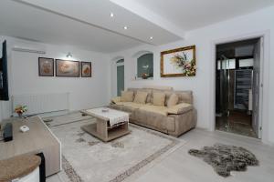 Premium Central Apartments - cu jacuzzi, terasa incalzita, parcare