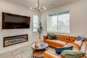 Great for Families! Newly Built Home in Aurora