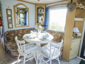 Meadow Island Caravan