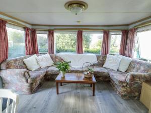 Meadow Island Caravan