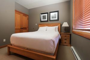 Slalom Creek 2 Bedroom & Den