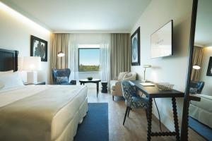 Superior Deluxe King Room room in Hotel Camiral at PGA Catalunya