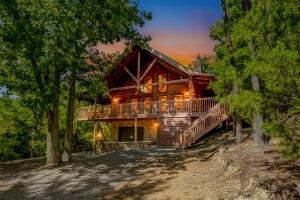 Sevierville Cabin w Deck: Minutes to Pigeon Forge