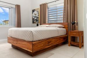 3rd Floor Condo wMountain Views - Beach Access - Pool)