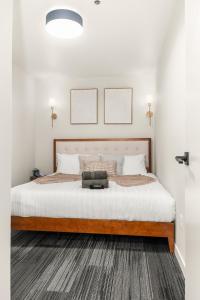 2BR in Downtown with Parking