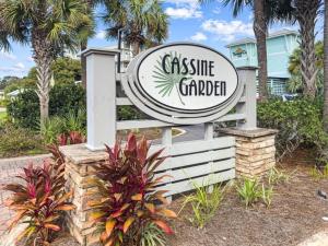 Salty Seagrove, Sleeps 6 , Walk to Beach, Community Pool